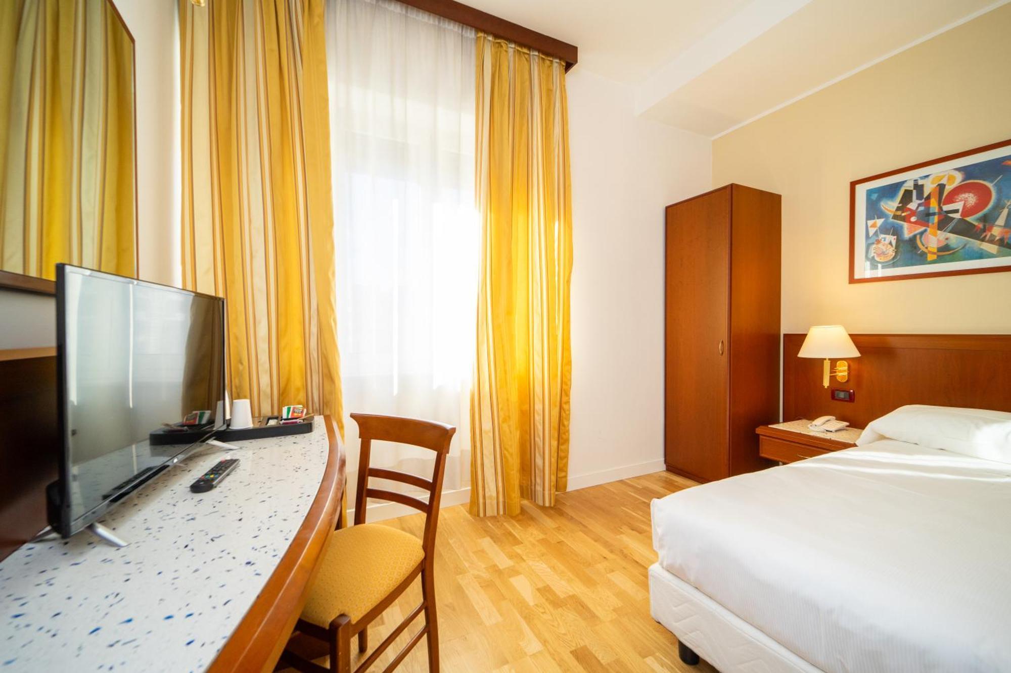 Hotel Europa Ренде Экстерьер фото